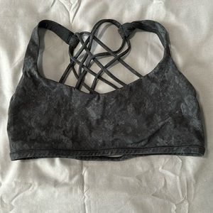 Lululemon free to be bra size 10. Snake print